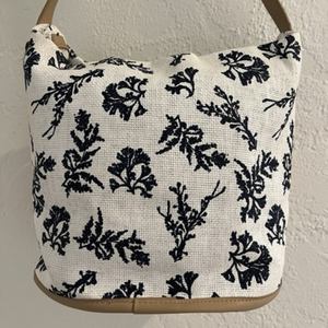 Vera Bradley Navy White Botanical Coral Woven Straw Hobo Bucket Bag Tan Trim EUC